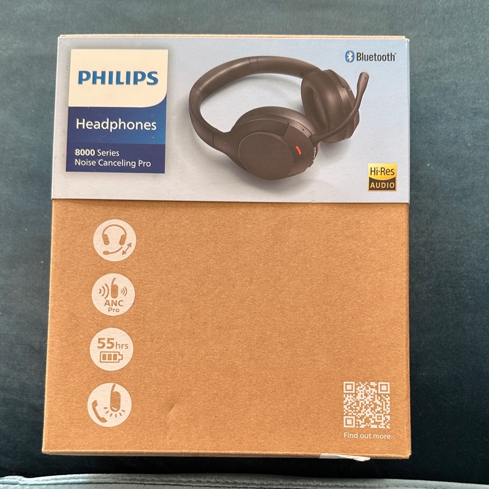 $125 Brand New Philips Bluetooth Headphones in Black and Brown